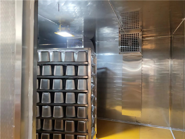 怎样选择一台好的大型餐具消毒房